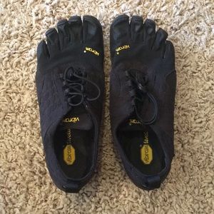 Vibram five fingers trek assent shoes